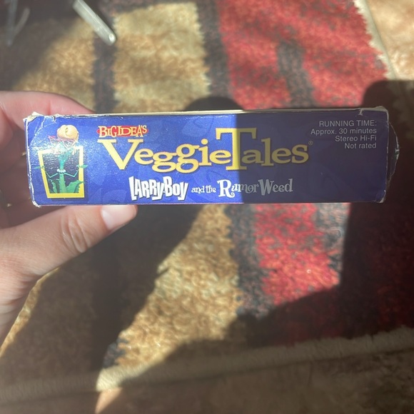 VINTAGE VeggieTales “Larry-Boy and the Rumor Weed” VHS - Picture 3 of 5